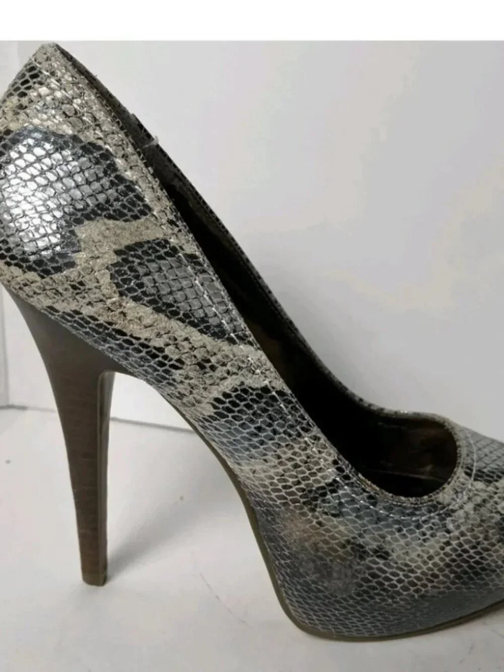 Steve Madden Snakeskin Platform Pumps Size 10 Stiletto High Heels